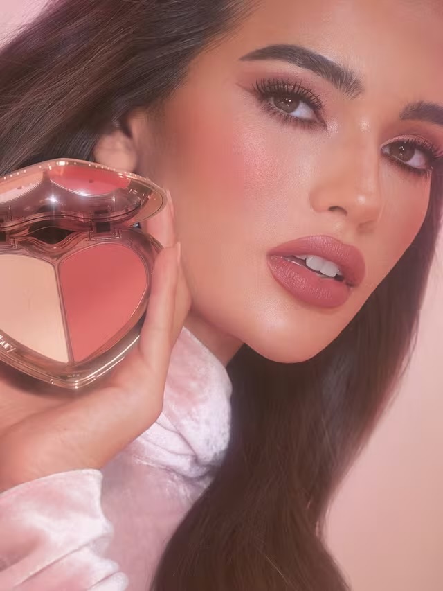 پالت صورت قلبی شارلوت تیلبری اورجینال Pillow Talk Flawless Peach Beauty Soulmates Face Palette | Charlotte Tilbury - Image 4